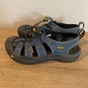 KEEN Boys Outdoor Hiking Athletic Sandals